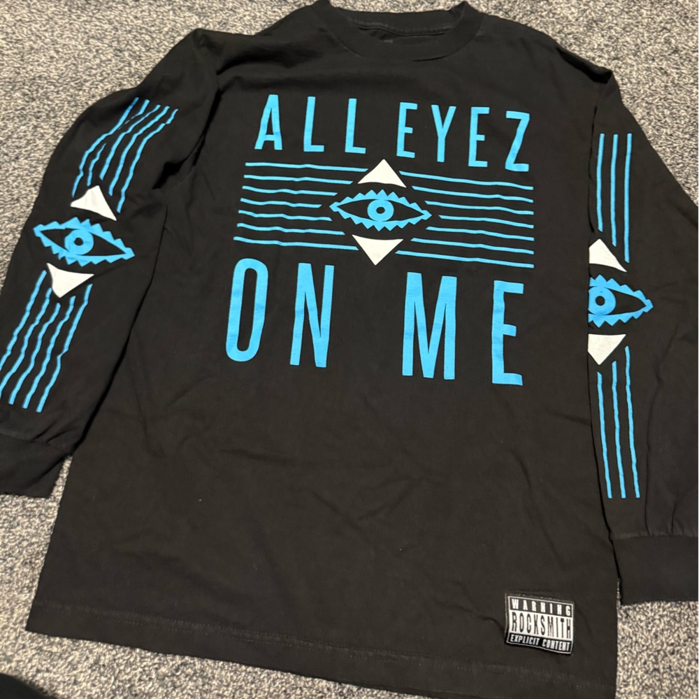 All eyes on me, long sleeve, Rocksmith